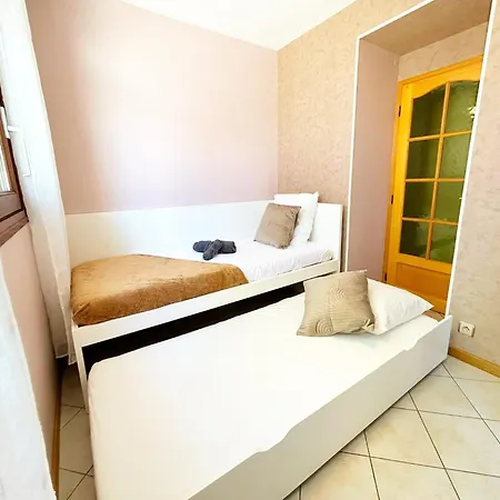 Hébergement de vacances Lumineux 3chambres,15mn paris, terrasse, parking *